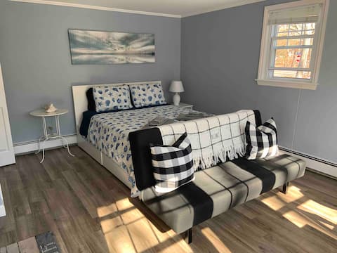 Private and brand new suite in Hyannisport