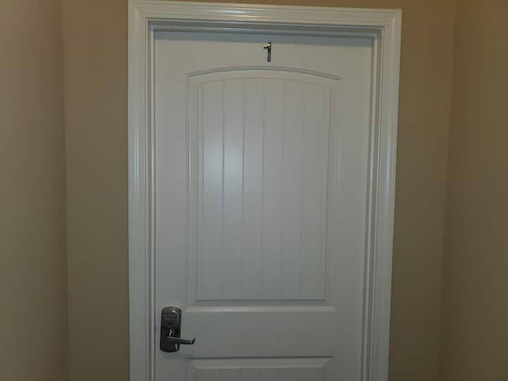 La camera padronale (numero1) si trova al piano di sopra a destra e si trova accanto alla camera da letto #4