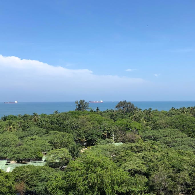 Sala y Comedor, vista desde balcón a playa Bello Horizonte