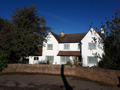 Top performing Airbnb: The Annex @ Greenacres in Bath And North East Somerset