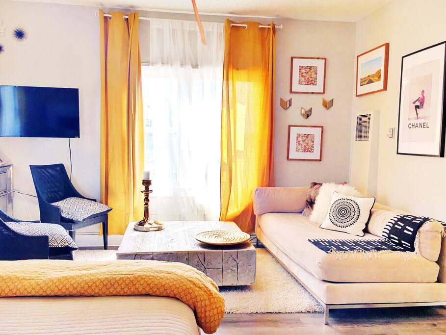 Living room space, seats four/five and sleeps 1