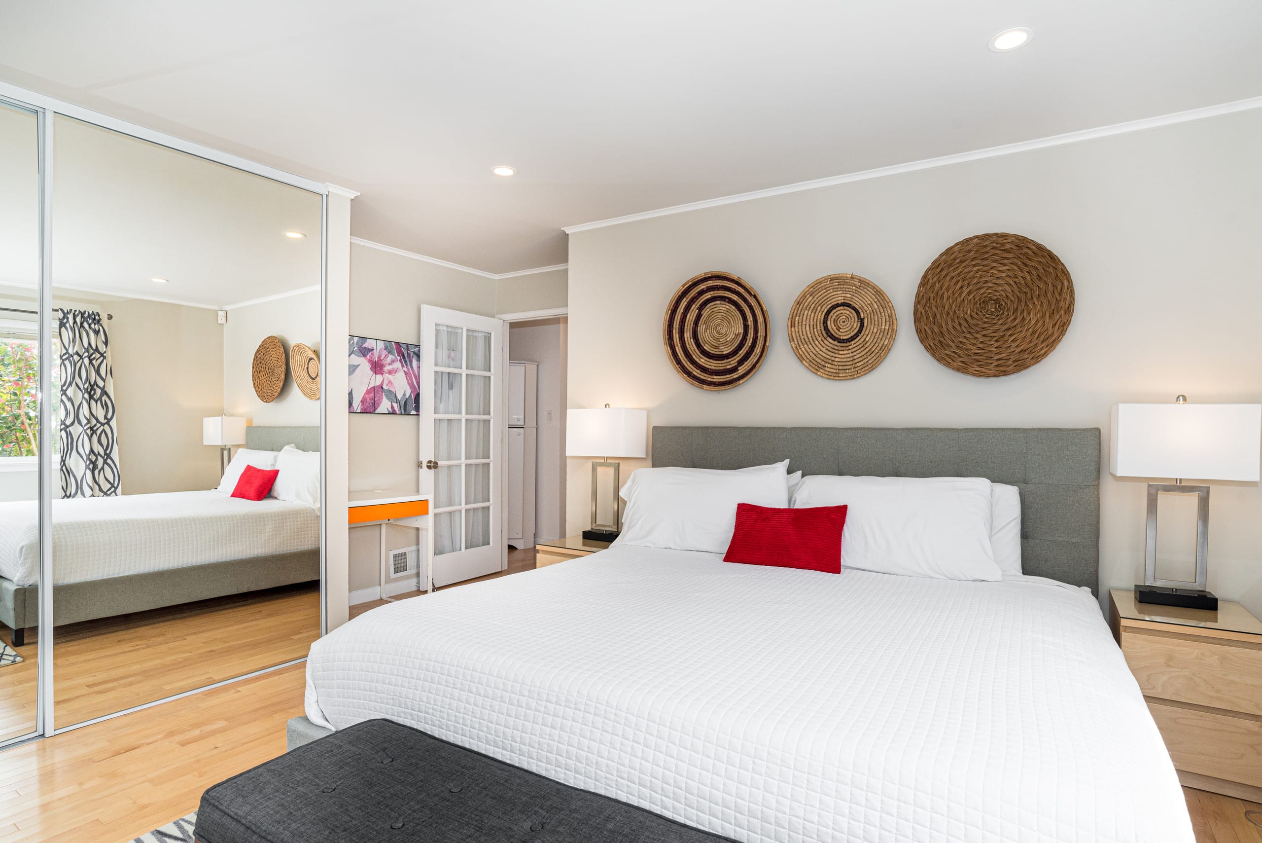 Home in San Francisco · ★4.95 · 3 bedrooms · 3 beds · 2 private baths - Image 38