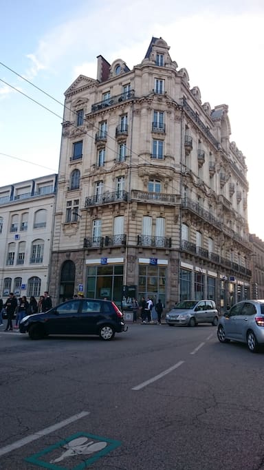 Au deuxième étage d'un des plus beaux bâtiments limougeaud
