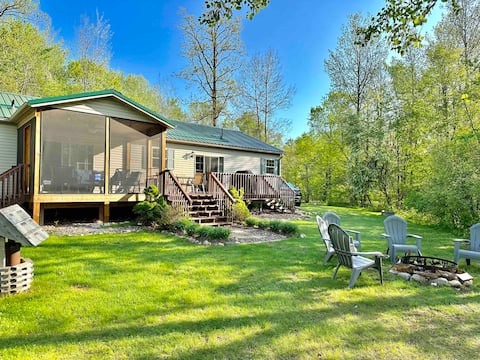 Fall Colors*Lake side* Hiking*Fire Pit*Fishing