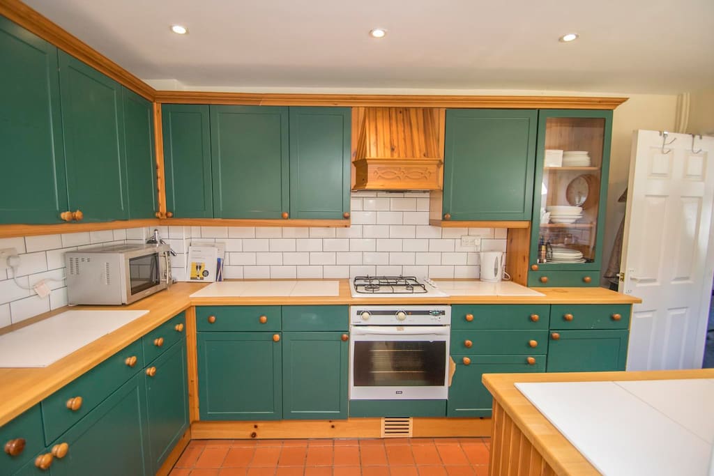 Kitchen with small breakfast bar