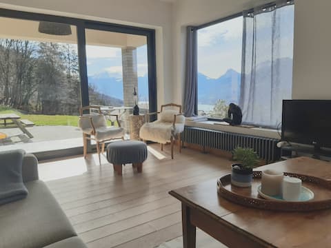 Beautiful house with all the comforts, lake view