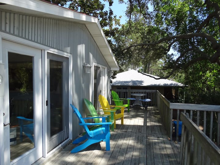 Dockhouse - Pet Friendly - Immaculate - 2 Br, 2 Ba - Tybee Island, GA