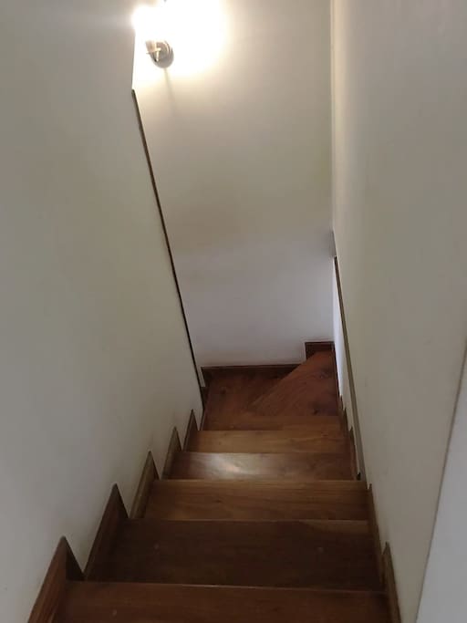 Escalera de parquet plastificado