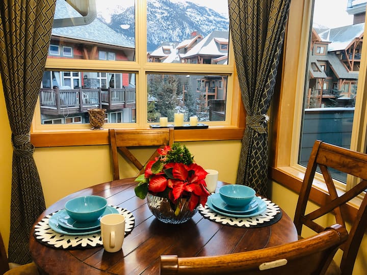 Top Floor Onebed room w/ AC,2 beds resort Canmore Apartments for