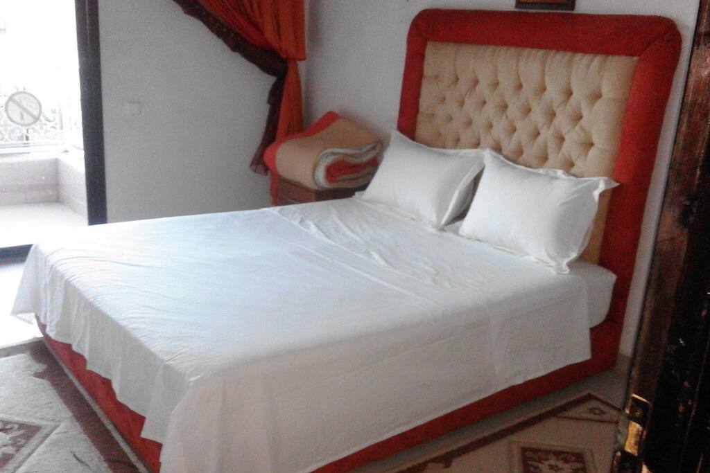 lit confortable pour 2 personnes