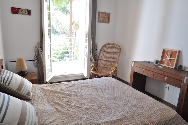 חדר שינה מס '1 עם נוף לים