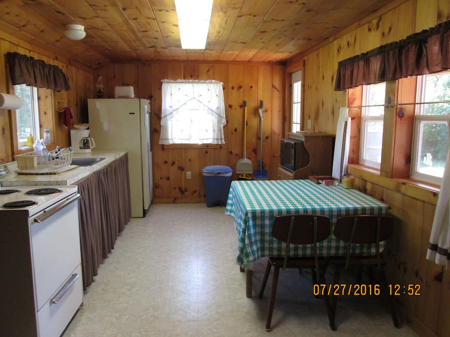 Full Kitchen Furnished