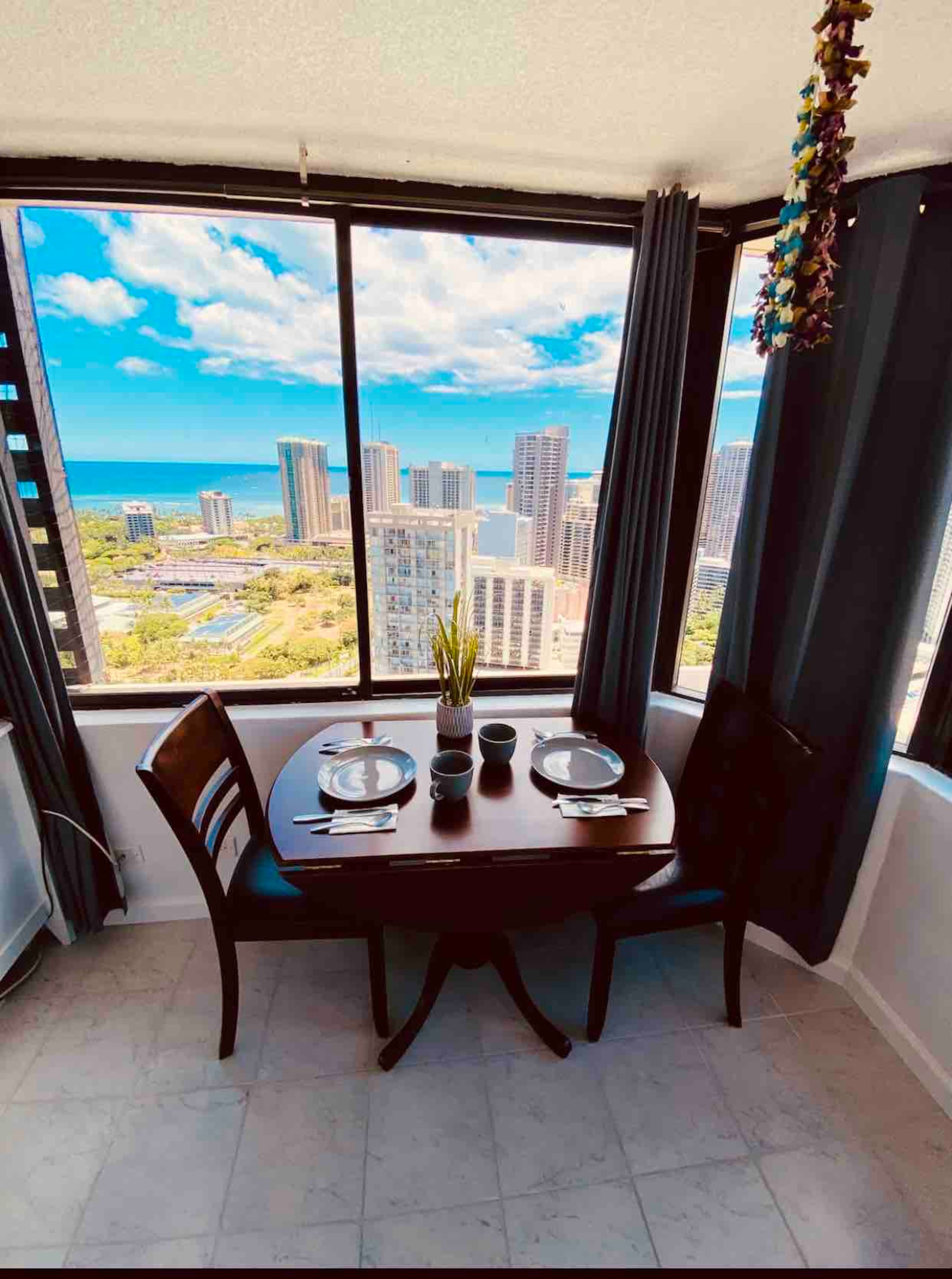 Condo in Honolulu · ★4.58 · 2 bedrooms · 3 beds · 2 baths - Image 7