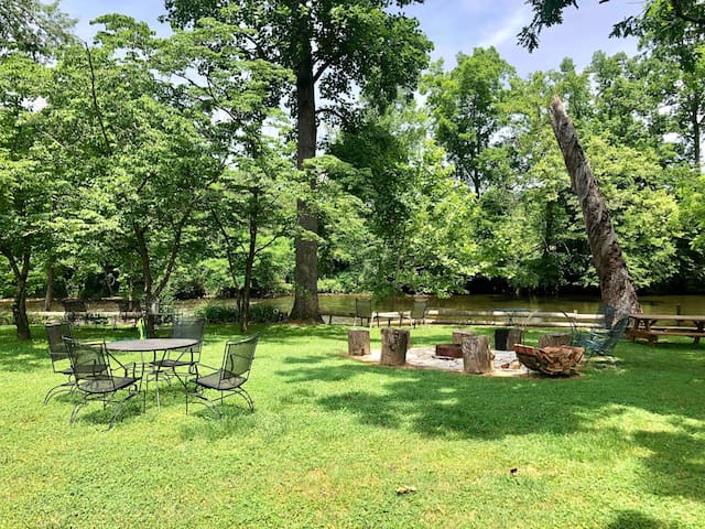 Airbnb 7921 Carnes Rd Vacation Rentals Places To Stay