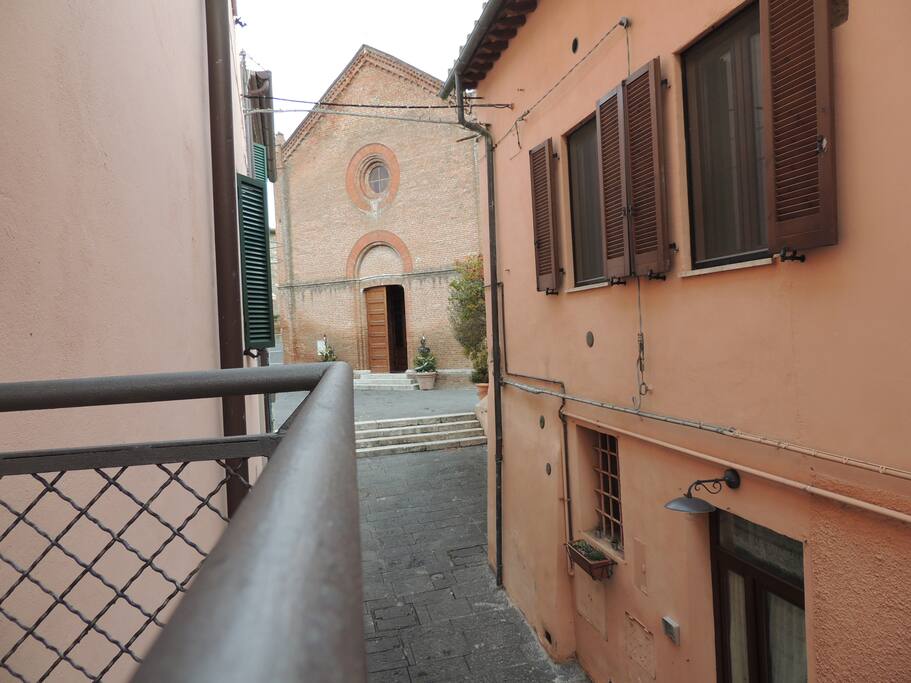 La Chiesa vista dal balcone