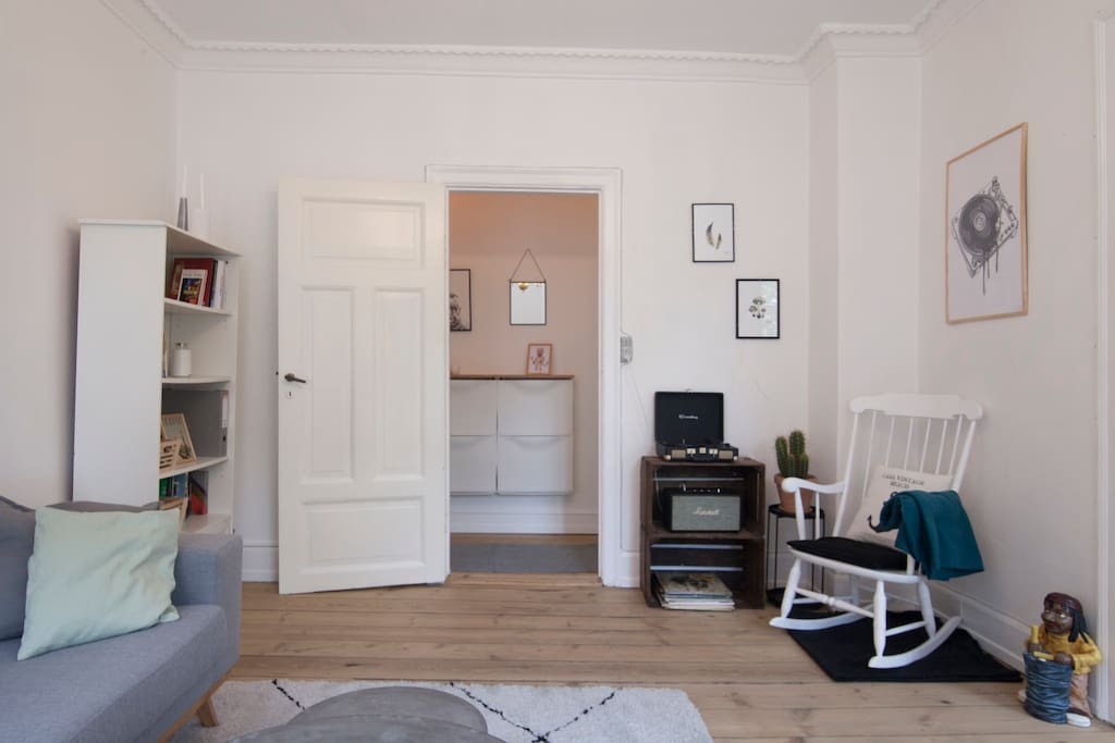 Living room with speakers and vinyl player