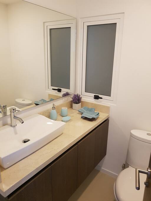 MEDIO BAÑO