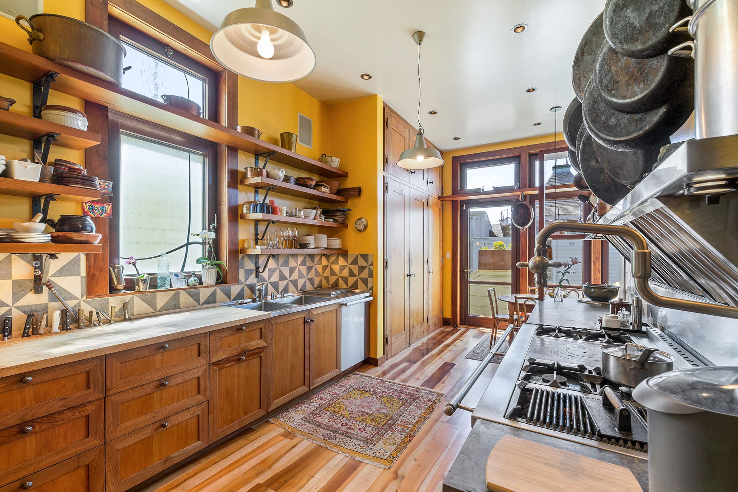 Condo in San Francisco · ★4.96 · 3 bedrooms · 3 beds · 1 bath - Image 7
