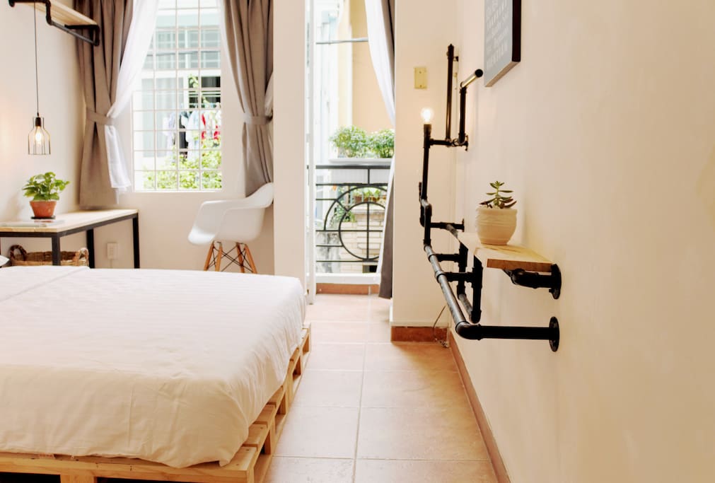 Window and small balcony to make sure the room full of sunshine