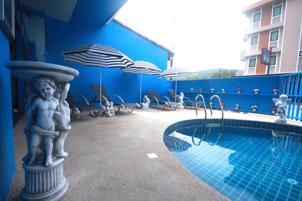 swimming pool