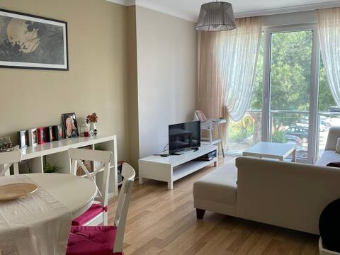 Central - 15 mins walk distance to Bagdat St.