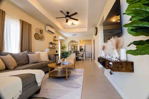 Kelly’s Ocean Paradise