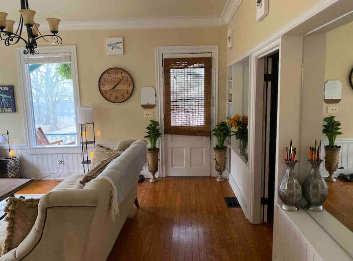 The Riverhouse  Historic Home On Vermilion River - Lake Peigneur, LA