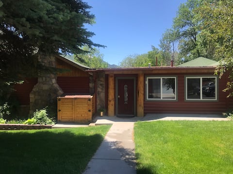 Log Home on the Creek - Glenwood Springs