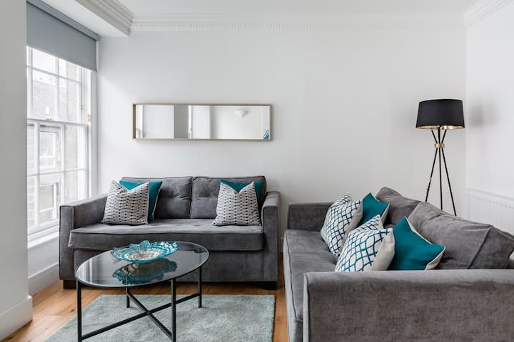 Stylish Edinburgh Apartment in Boho Neighbourhood