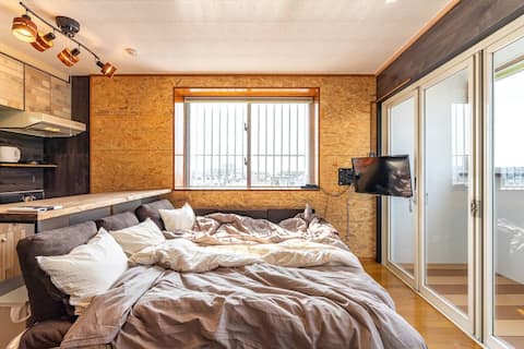 沖縄､ｲｵﾝﾗｲｶﾑまで10分｡東海岸､海､朝日が見えるﾜﾝﾙｰﾑ物件｡無料 GYMあります‼︎