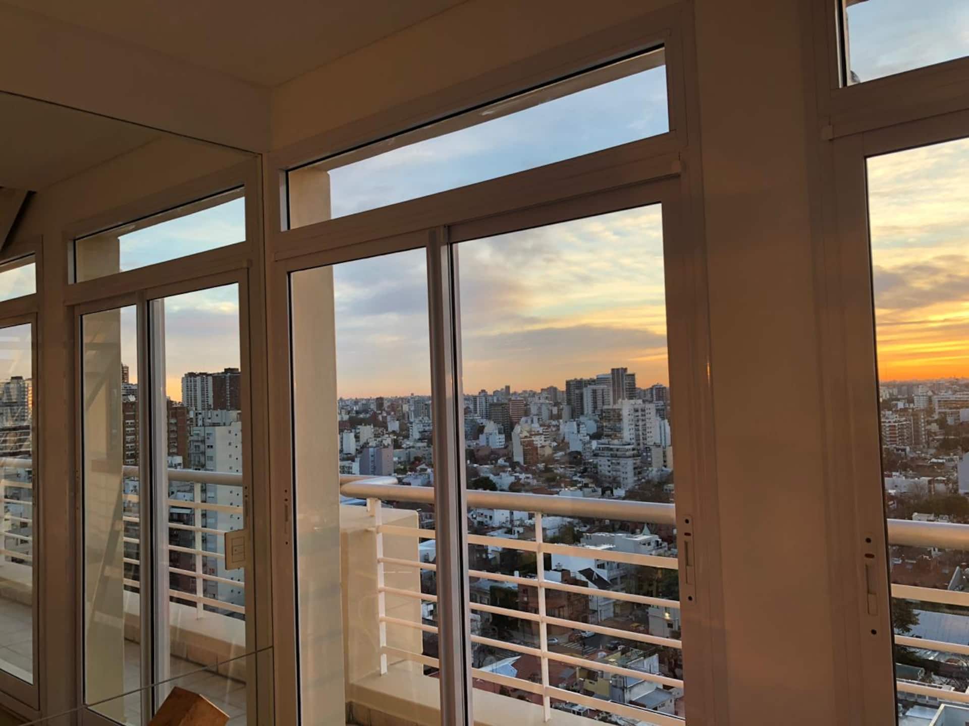 Apartamento com 2 dormitórios com terraço e vista em Colegiales