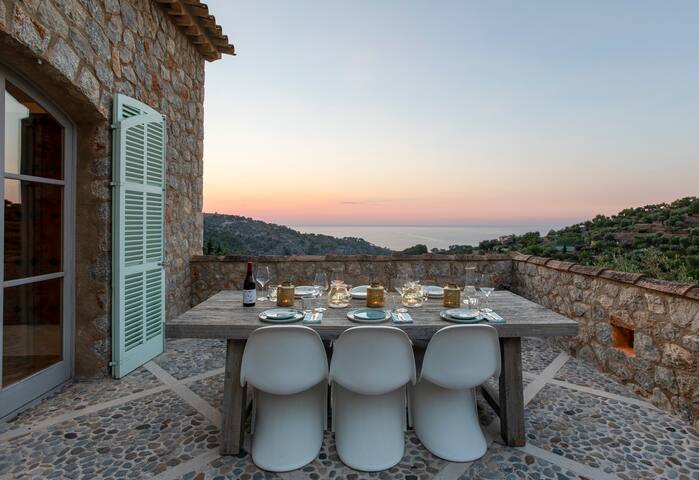 CASA NAMA Stunning location, sea & mountain views gallery image 2