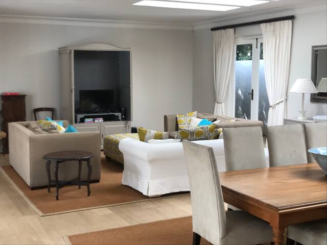 Tranquil family home, Constantia gallery image 4