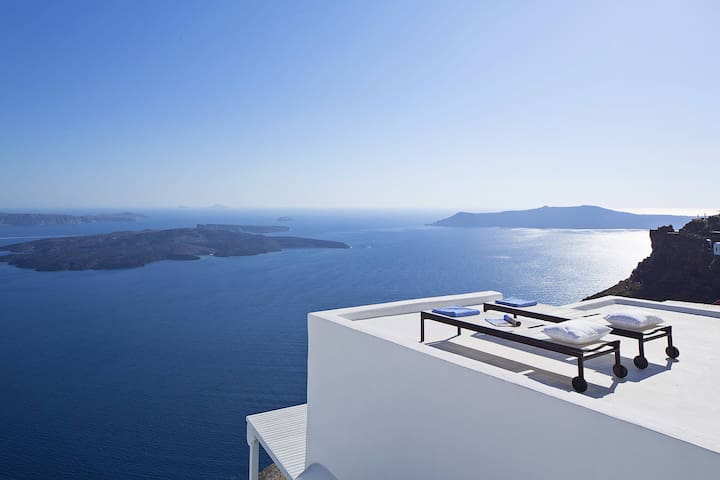 Villa Eros in Santorini