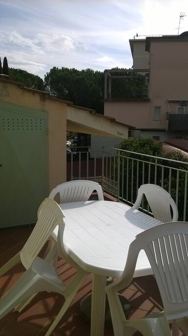balconcino dove poter cenare la sera