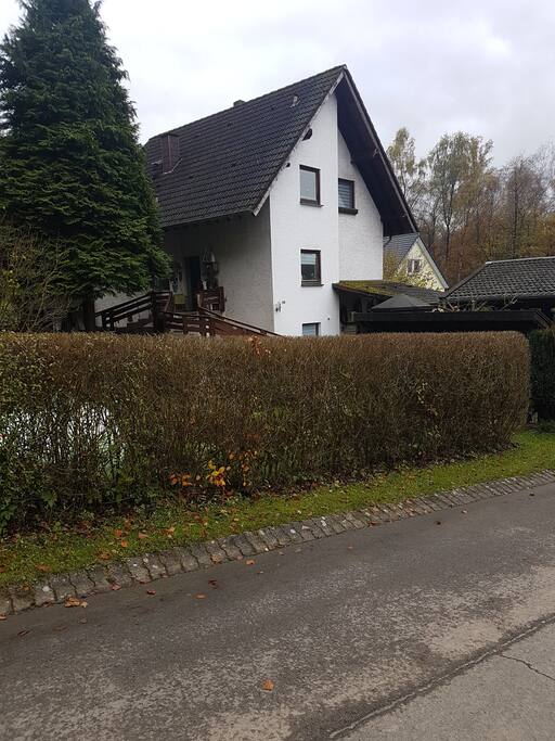 Blick von der Strasse