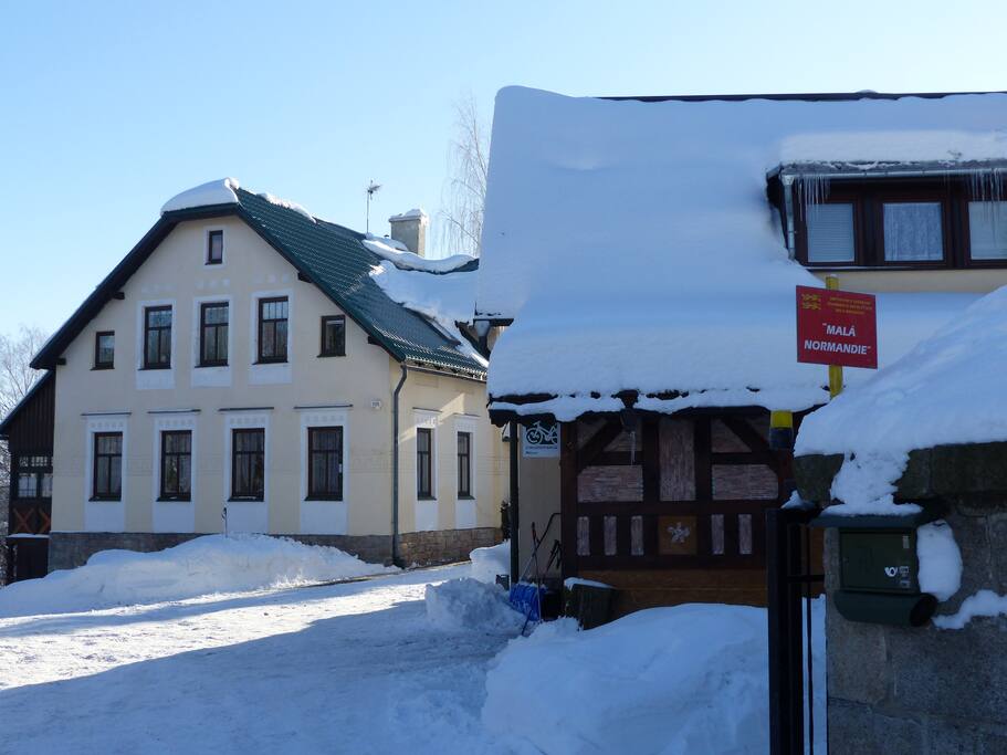 Entrée de "Malá Normandie " en hiver