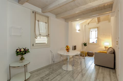 Top Airbnb: An independent house close to Piazza Maggiore a Bologna