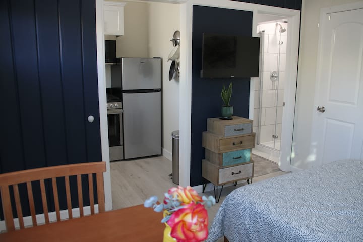 Private Guest House In Burbank - Los Angeles, CA