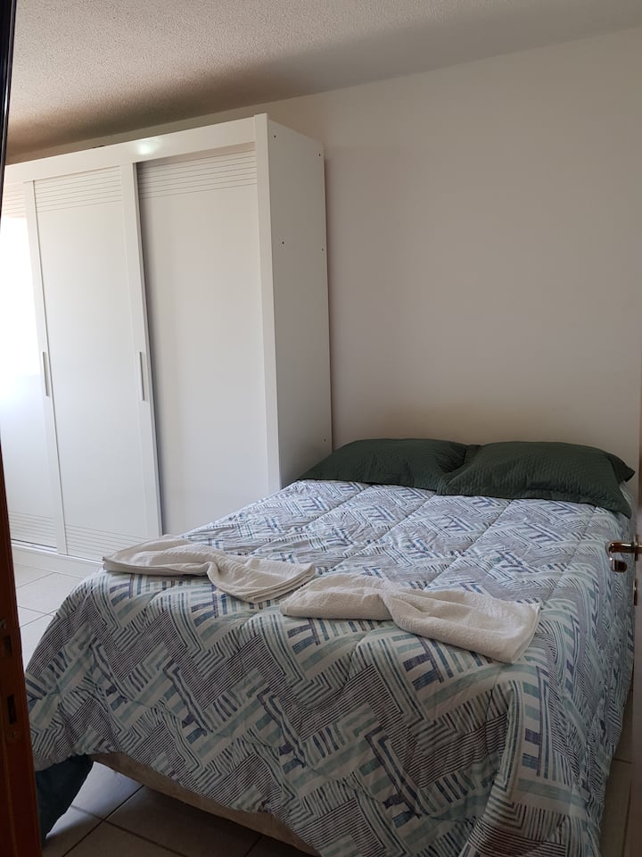 Suite con aire acondicionado digital, TV inteligente LG de 48 pulgadas, armario y, por supuesto, el baño privado: )