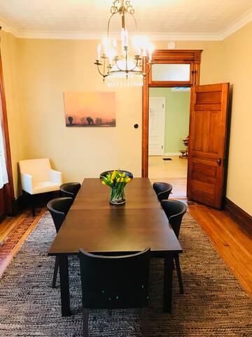 Amazing Lincoln Park Rowhouse!! gallery image 4