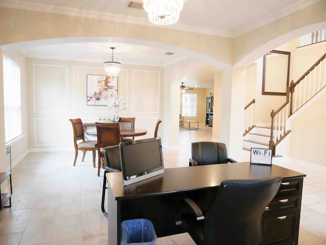 Classic, spacious 3859 sq ft home awaits you! gallery image 5