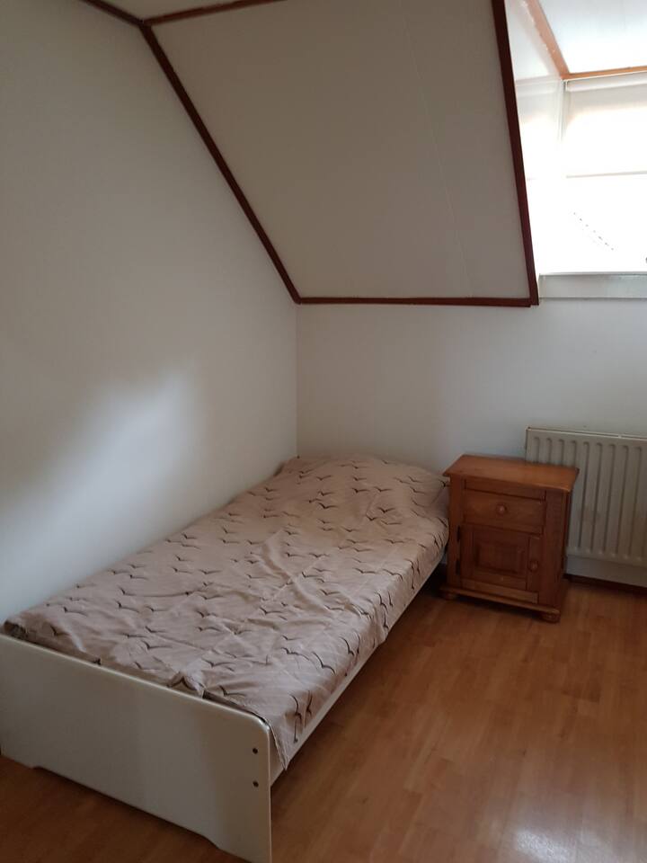 Spavaća soba 3 s 1p krevetom