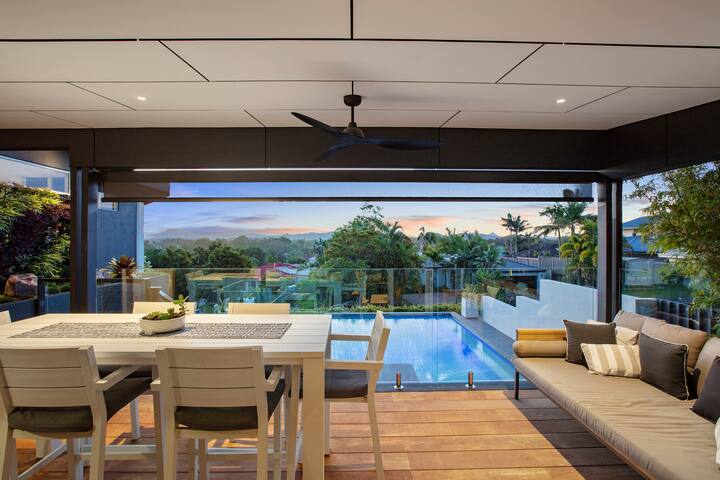 State of the art beach retreat gallery image 3