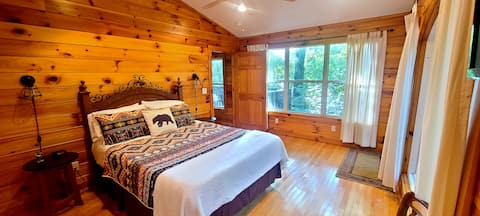Cozy Private Smoky Mountains Cabin•Near Waterfalls