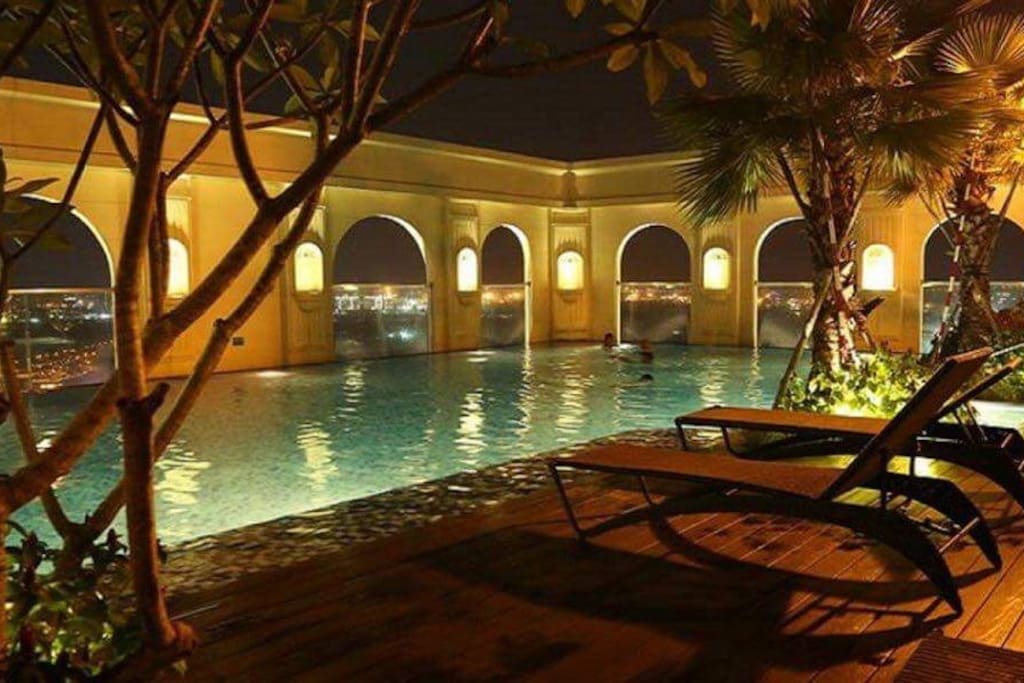 swimming pool
