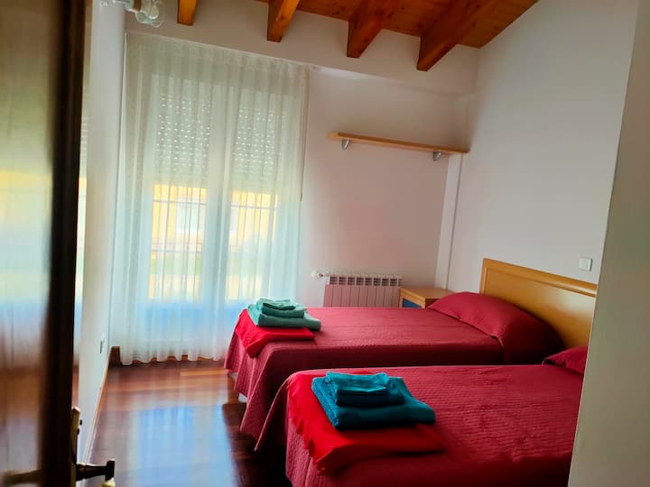 Soba s dva odvojena kreveta ili jednim od 180 kreveta.