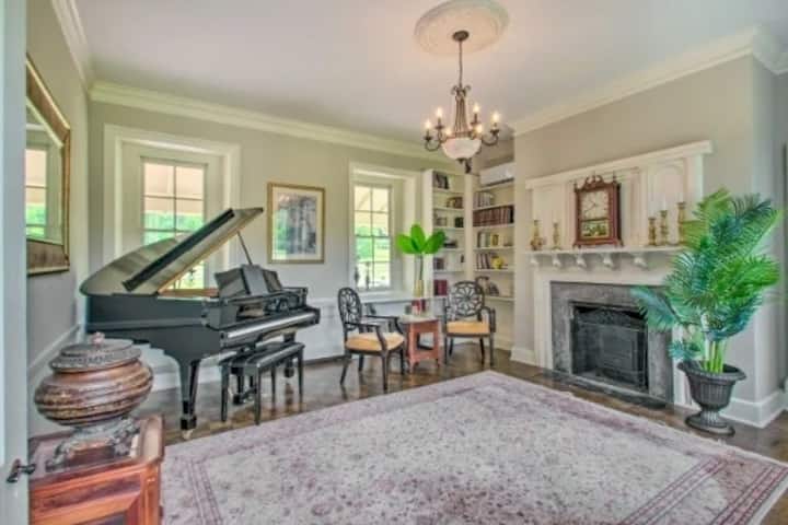 مكتبة/ صالون