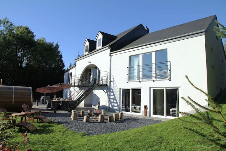 Leeds Mm Actie Luxurious Villa in Houffalize with Sauna - Villas for Rent in Wibrin,  Belgium