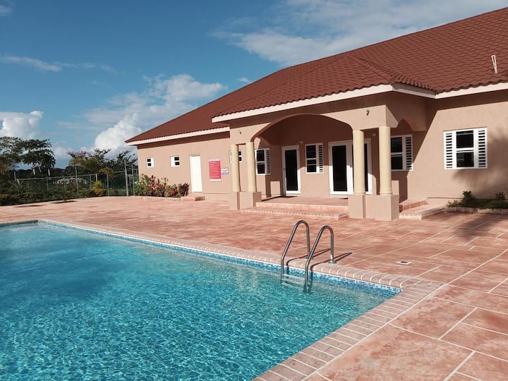 Savannah's Place, Drax Hall Manor FREE Wifi, AC Houses for Rent in